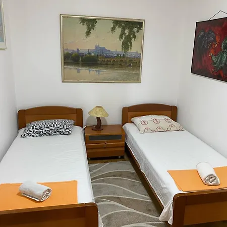 Sarah-sea View In Center *