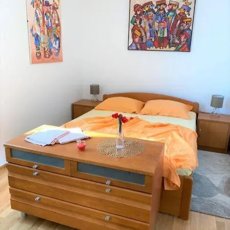 Διαμέρισμα Sarah-sea View In Center