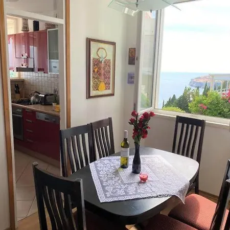 Sarah-sea View In Center *