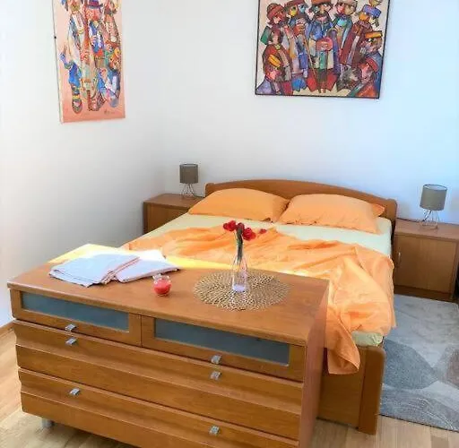 Διαμέρισμα Sarah-sea View In Center