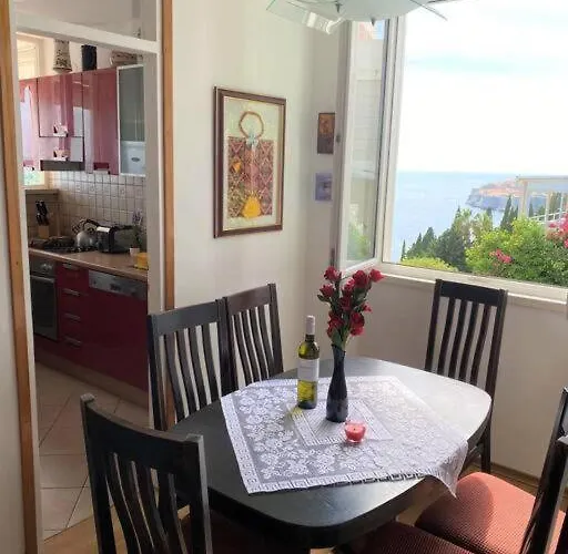 Sarah-sea View In Center *